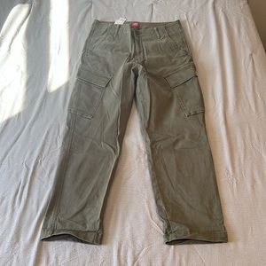 Levi’s cargo pants! Stylish and looks new